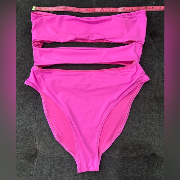 SKIMS SWIM Strapless Monokini - Picture 5 of 11